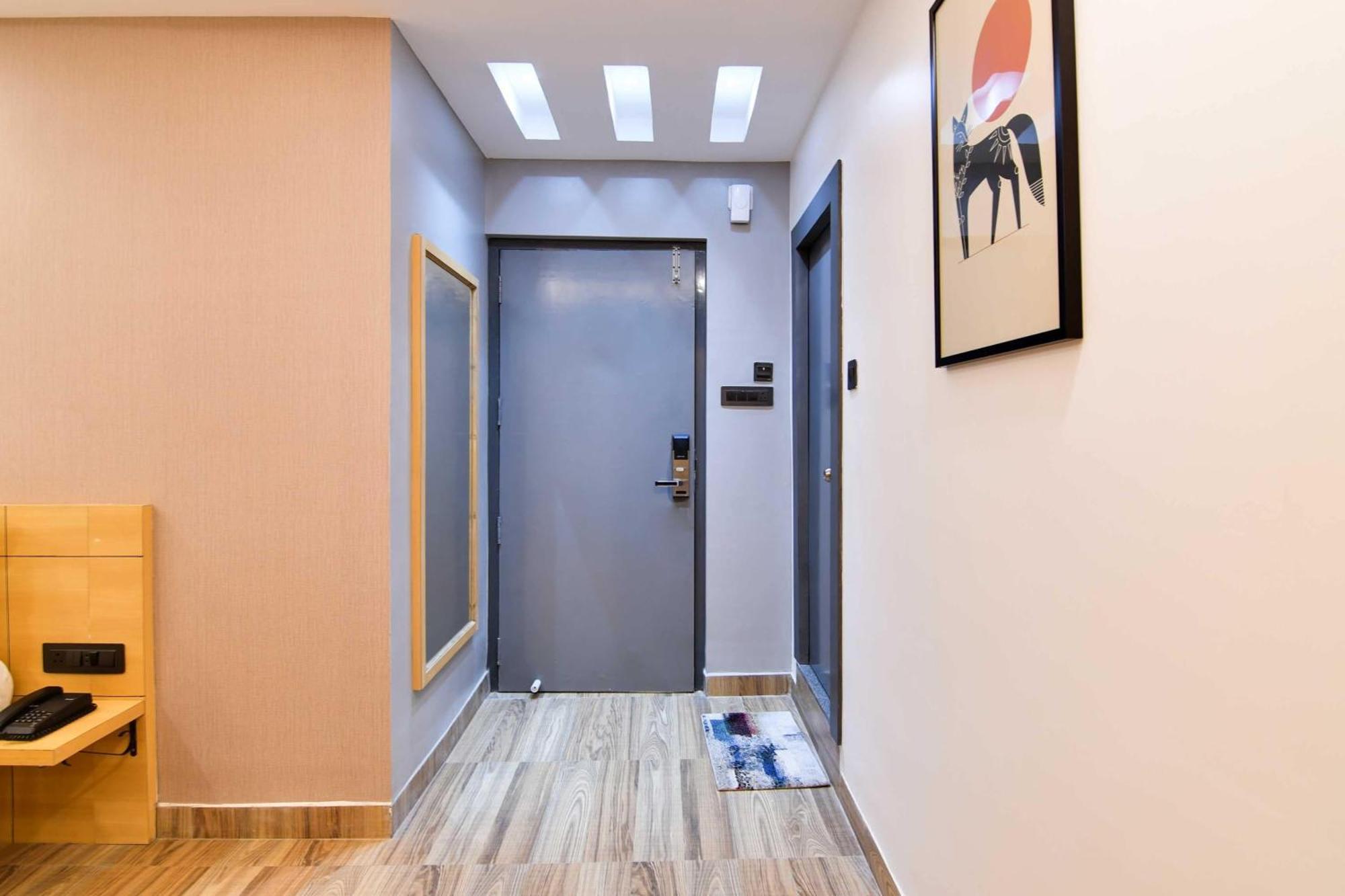 Super Townhouse Oak Sayhallo Ecstasy Μπουμπάνεσβαρ Εξωτερικό φωτογραφία