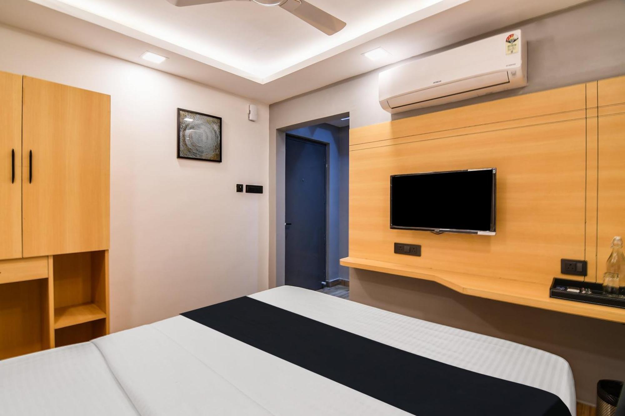 Super Townhouse Oak Sayhallo Ecstasy Μπουμπάνεσβαρ Εξωτερικό φωτογραφία