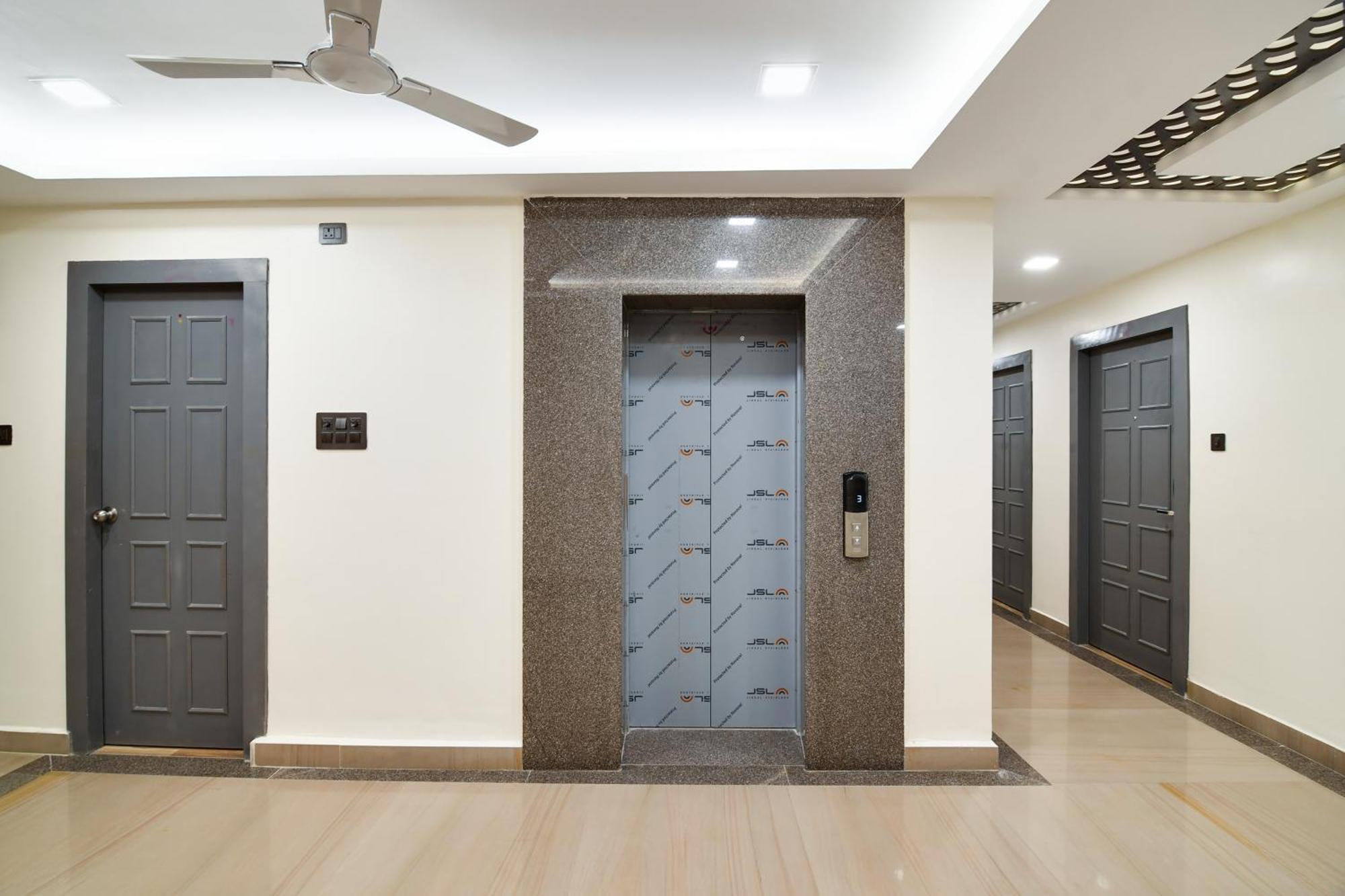 Super Townhouse Oak Sayhallo Ecstasy Μπουμπάνεσβαρ Εξωτερικό φωτογραφία