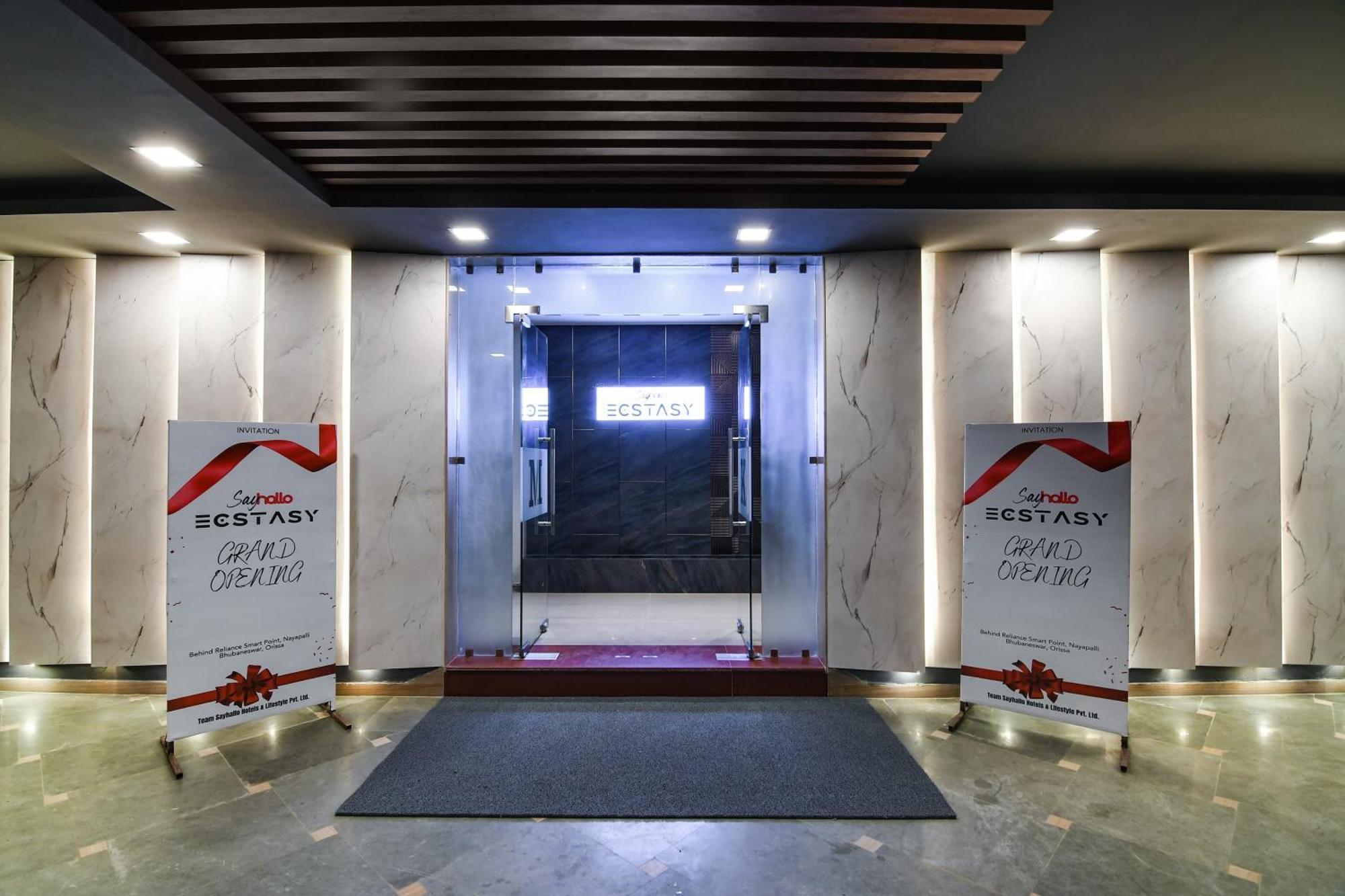 Super Townhouse Oak Sayhallo Ecstasy Μπουμπάνεσβαρ Εξωτερικό φωτογραφία
