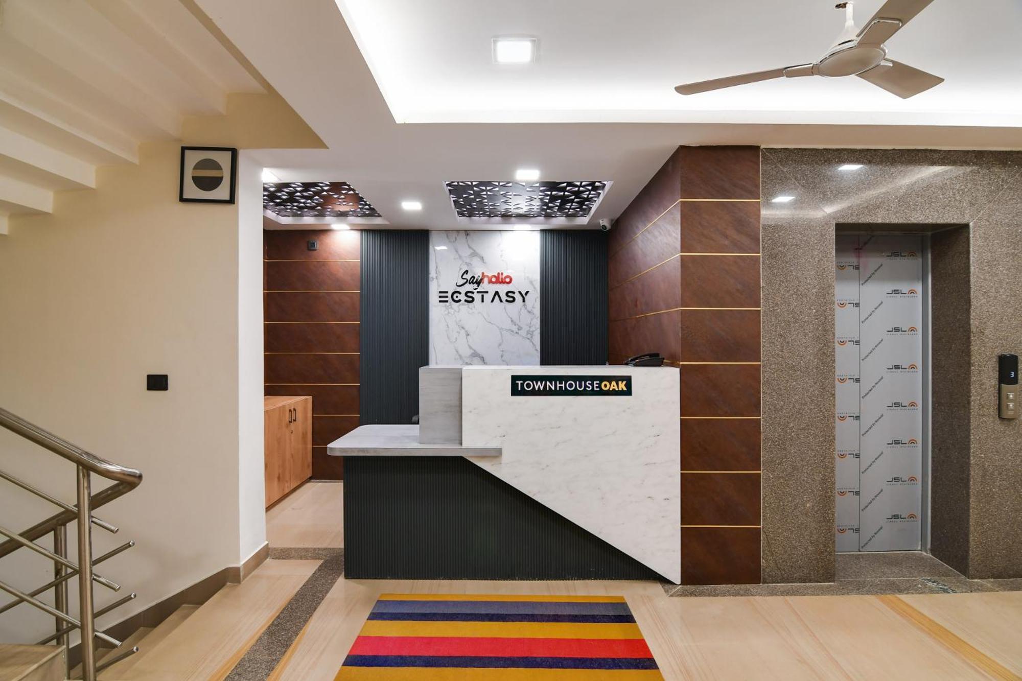 Super Townhouse Oak Sayhallo Ecstasy Μπουμπάνεσβαρ Εξωτερικό φωτογραφία