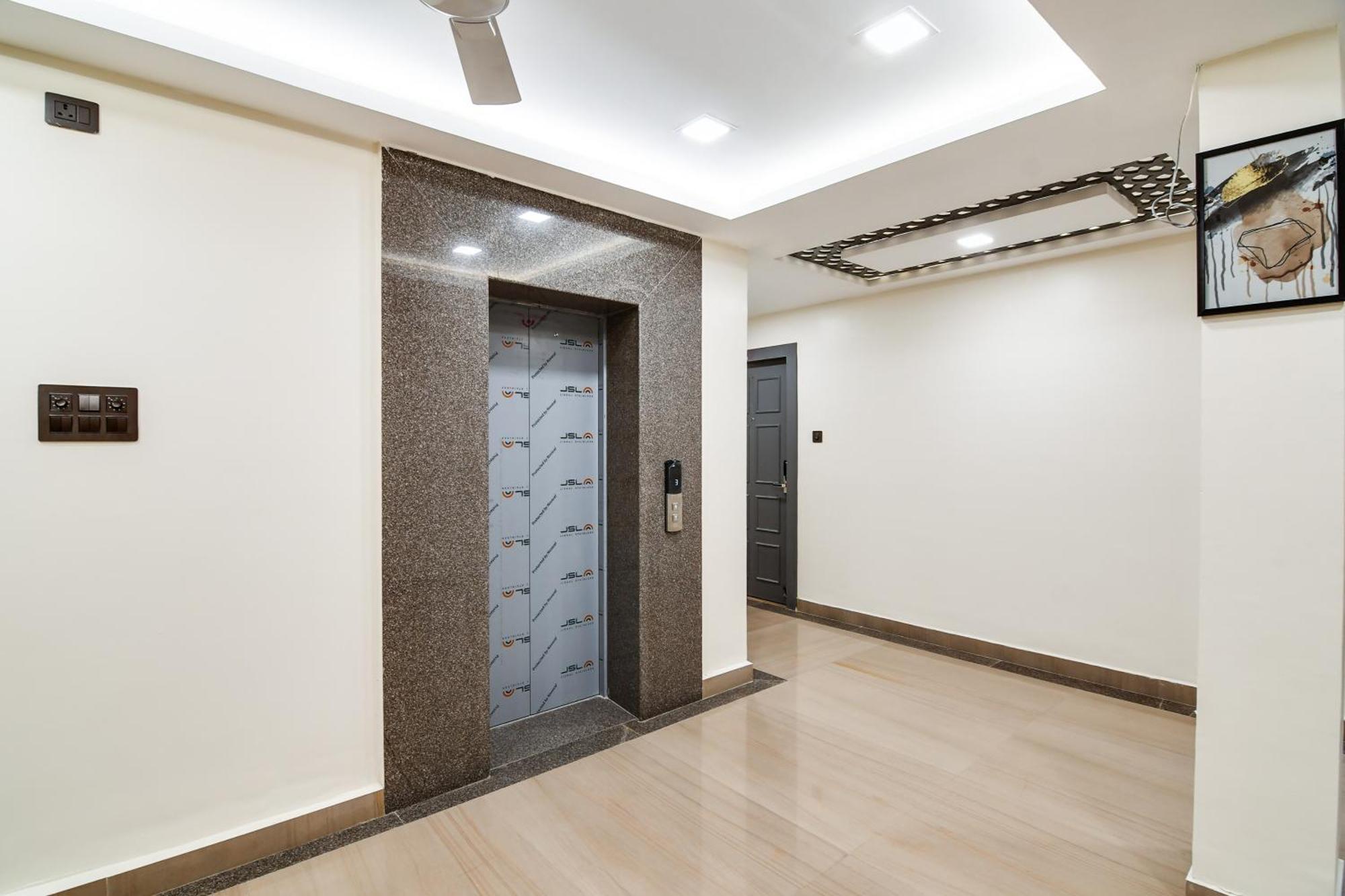 Super Townhouse Oak Sayhallo Ecstasy Μπουμπάνεσβαρ Εξωτερικό φωτογραφία