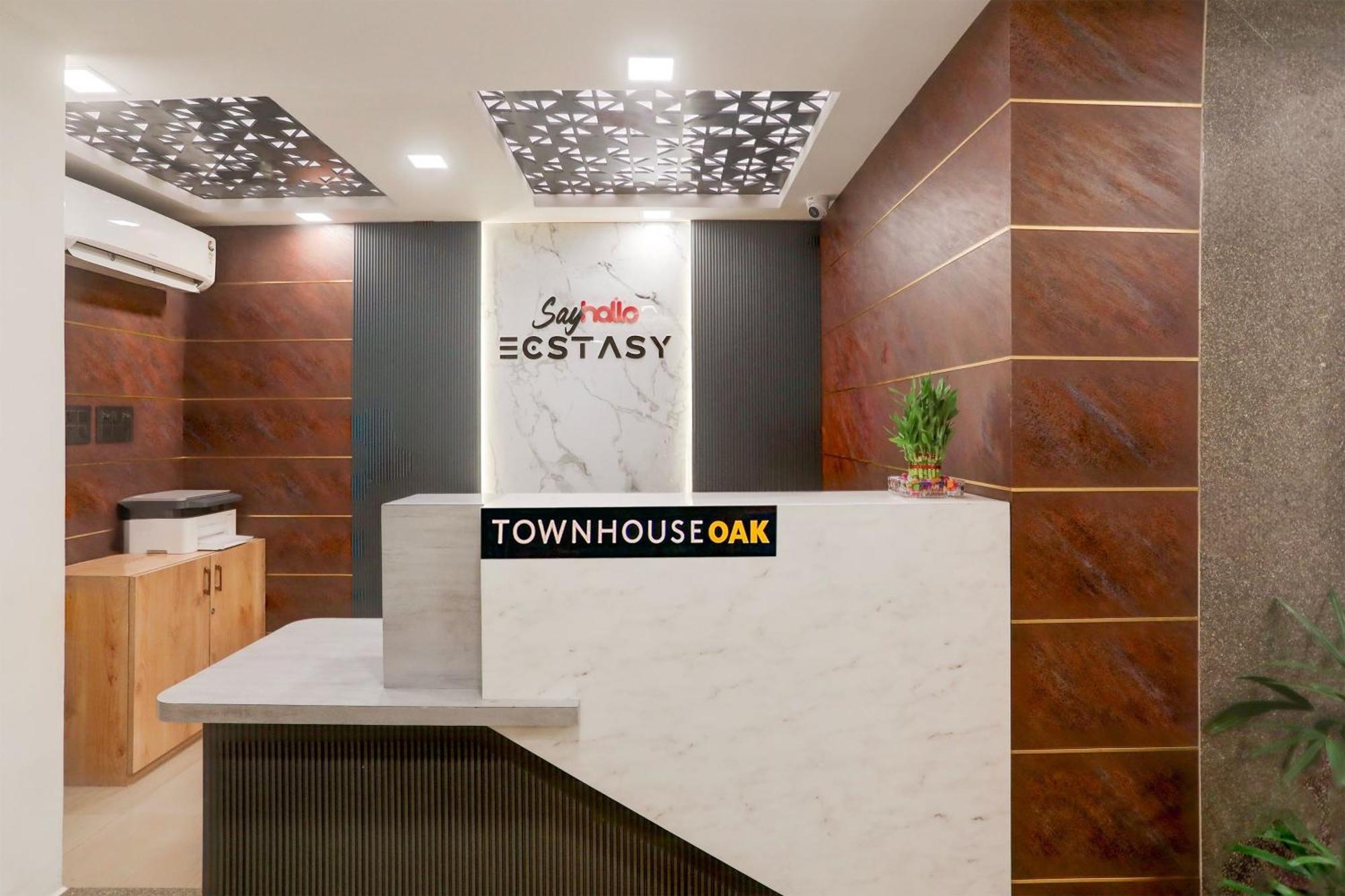 Super Townhouse Oak Sayhallo Ecstasy Μπουμπάνεσβαρ Εξωτερικό φωτογραφία