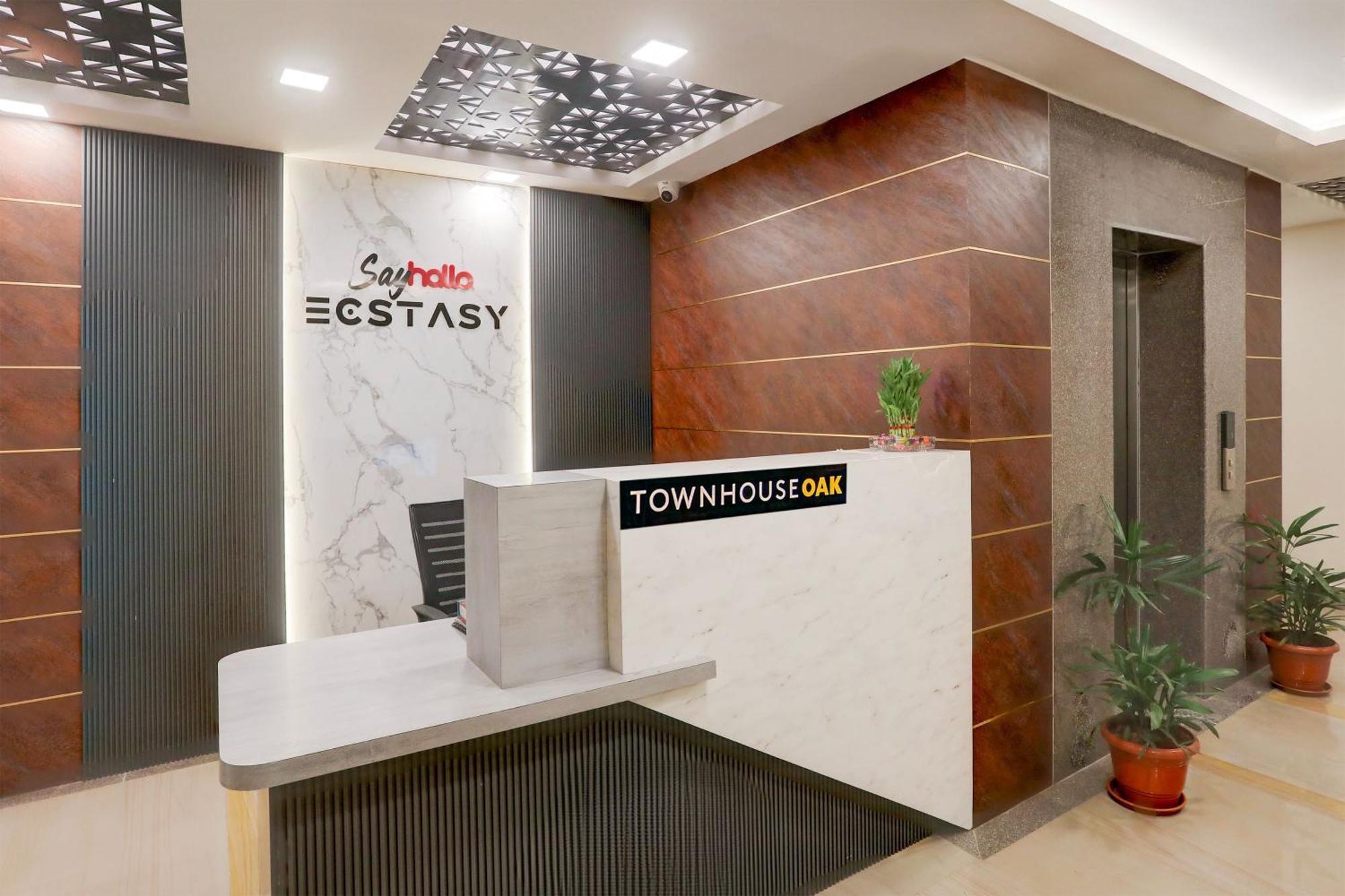 Super Townhouse Oak Sayhallo Ecstasy Μπουμπάνεσβαρ Εξωτερικό φωτογραφία